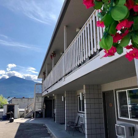 Canterbury Inn Invermere Buitenkant foto